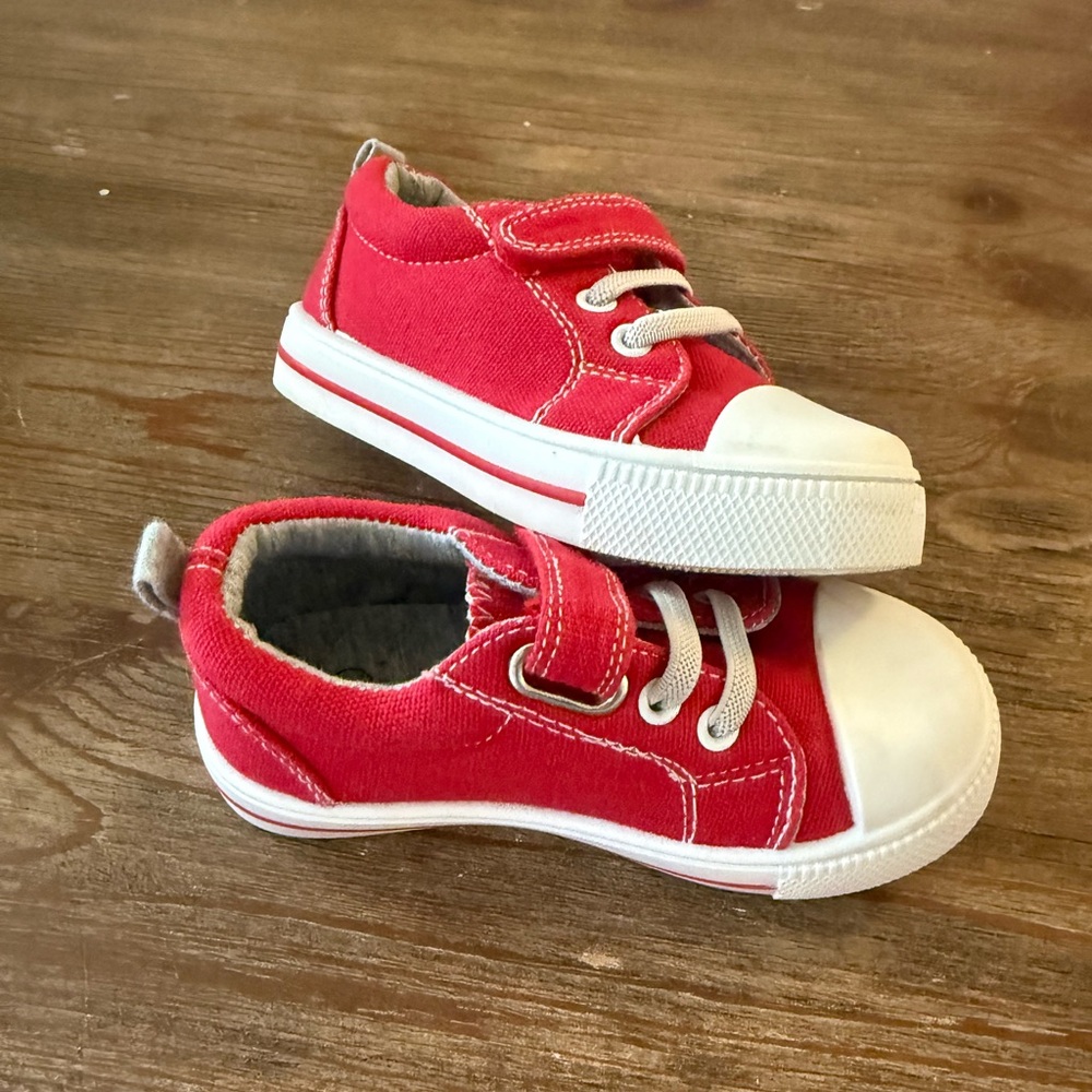 Toddler sneakers